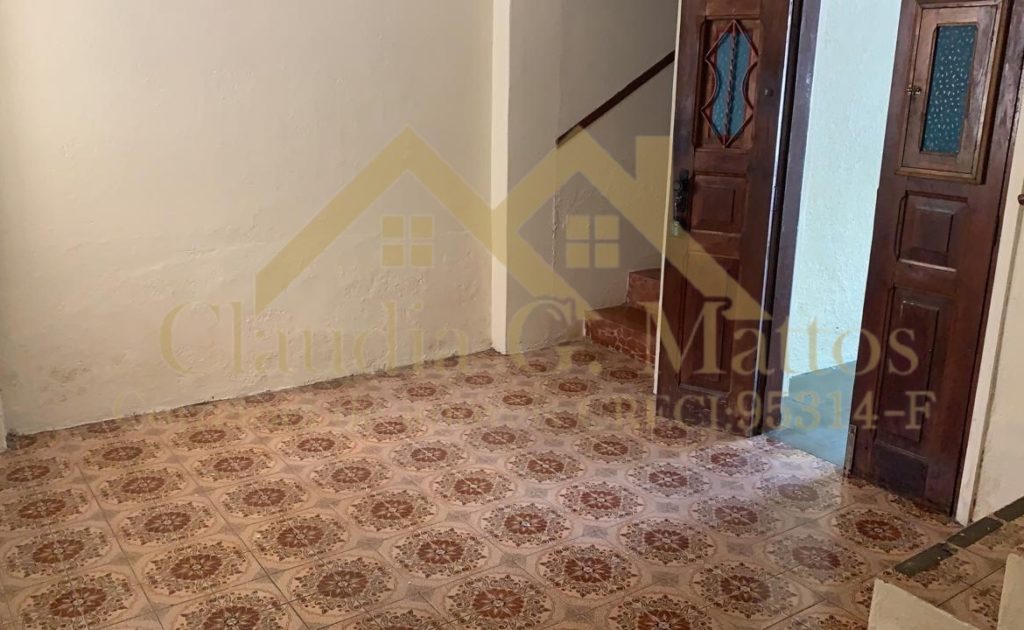 Vende casa em Amparo – SP
