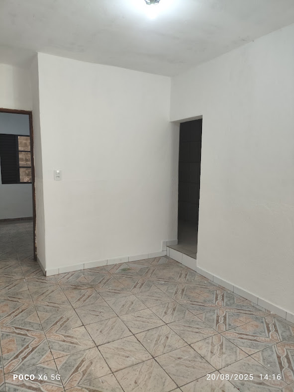 Aluga casa de Fundo 🏡 Aluga casa de Fundo 🏡